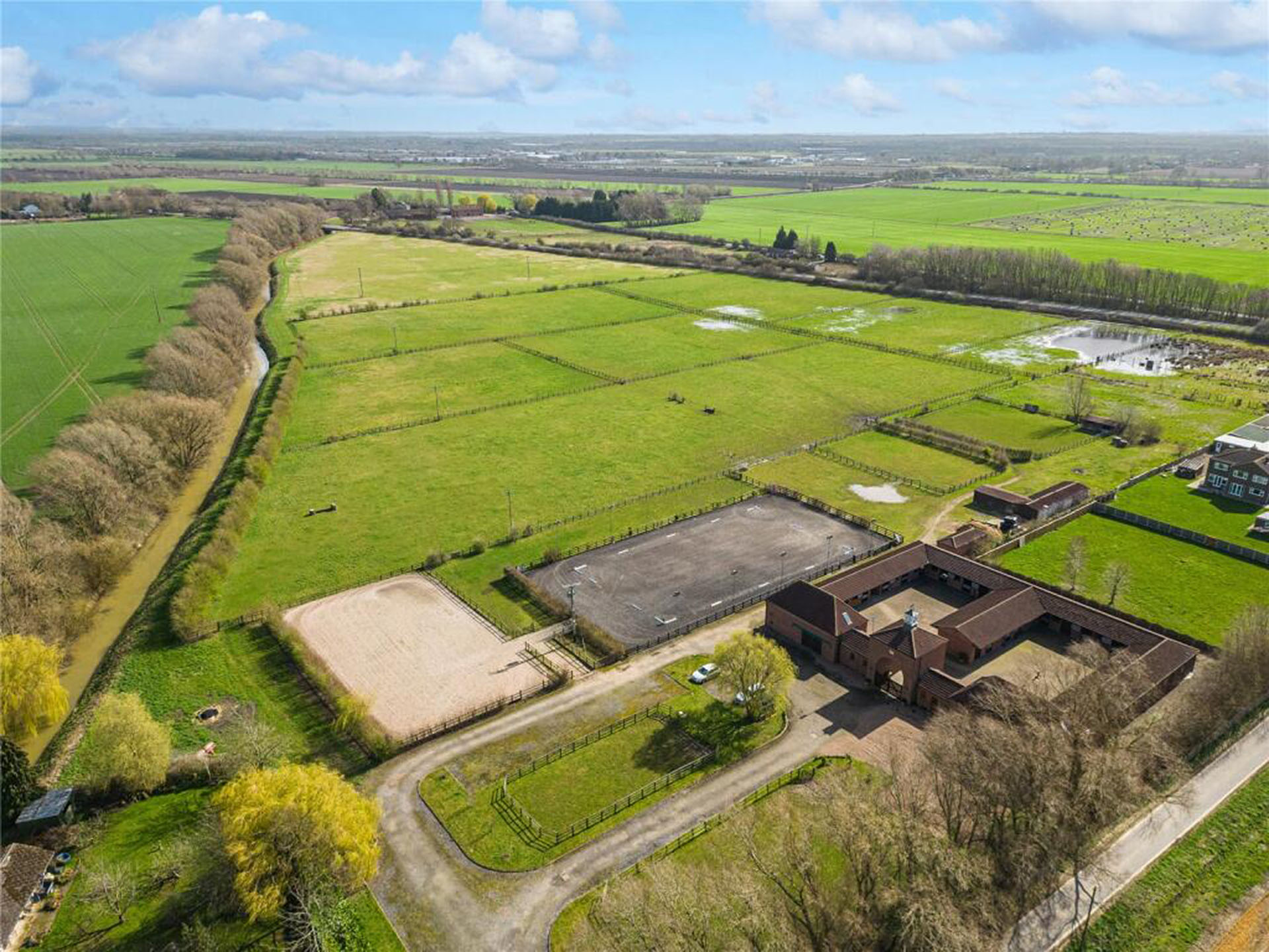 Welcome to Stone Lodge Equine